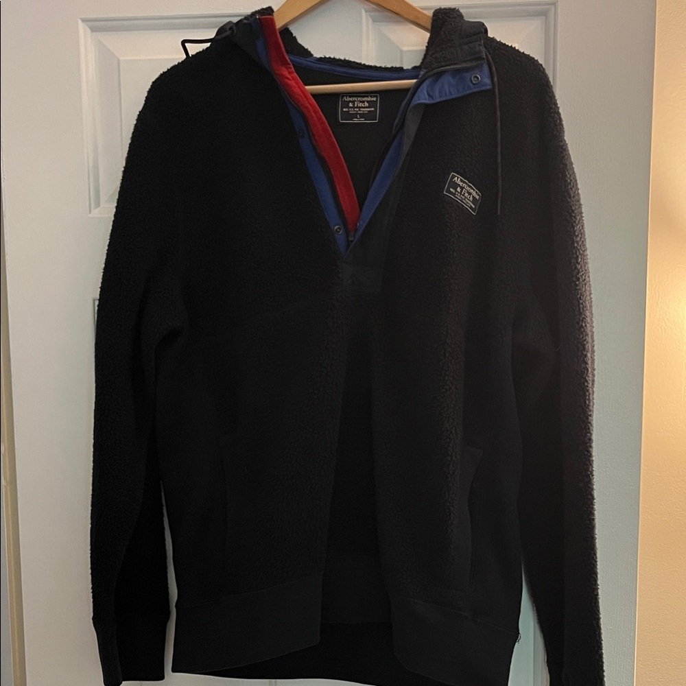 Abercrombie & Fitch Black and Blue Zip Up Sweater